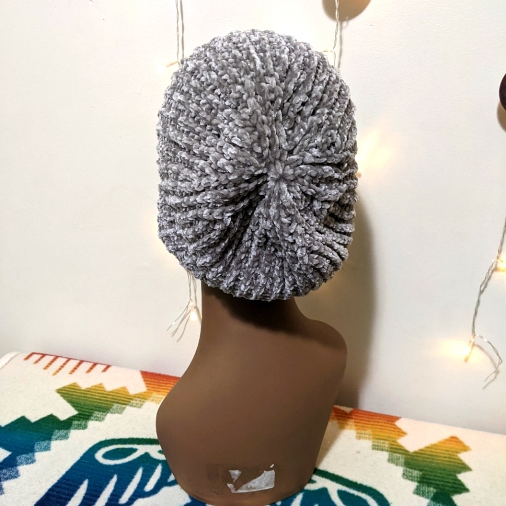 GAP Silver Grey Chenille Knit Fall Winter Toque Hat - Picture 3 of 5
